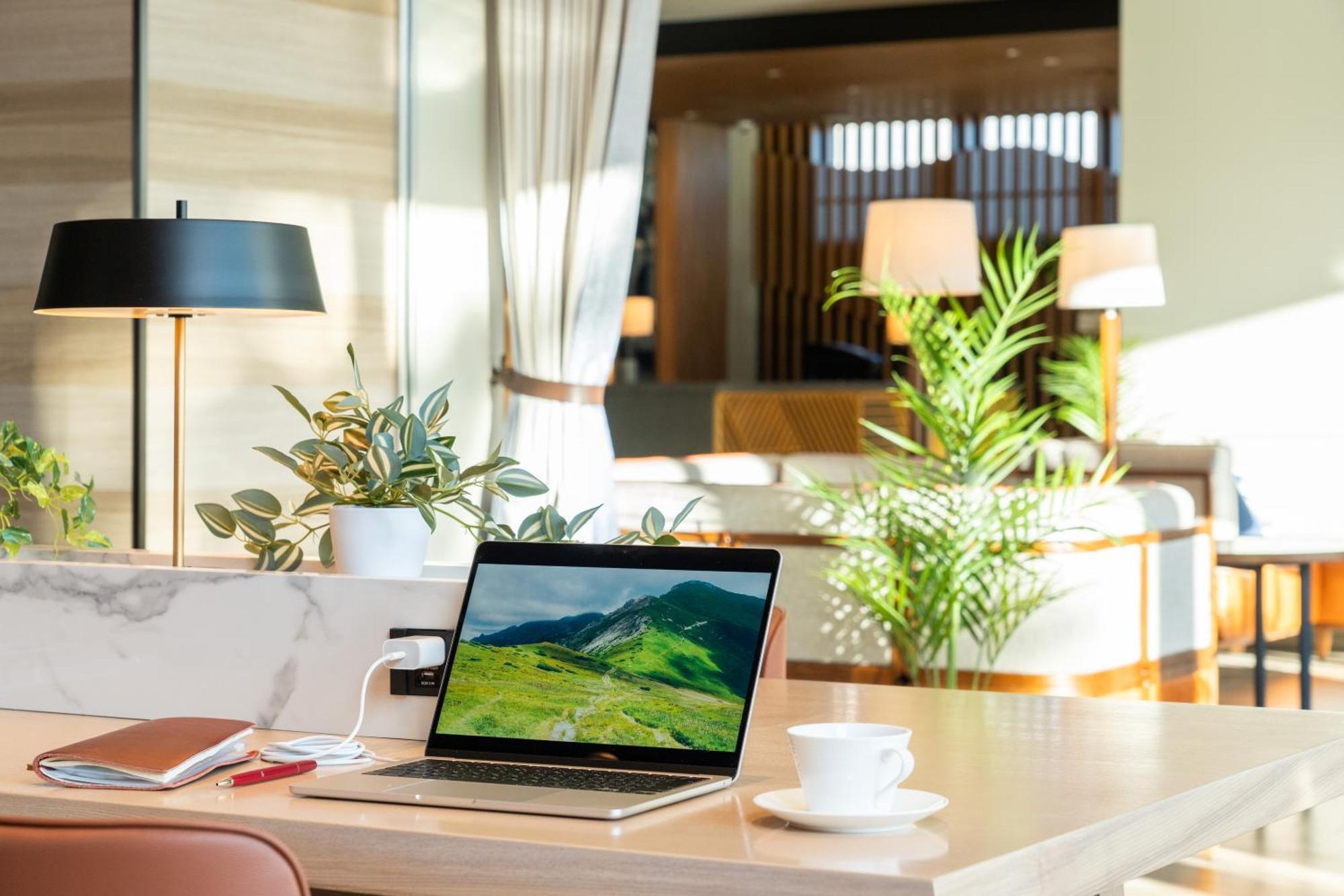 Aqa Hotel Premium Saku Buitenkant foto
